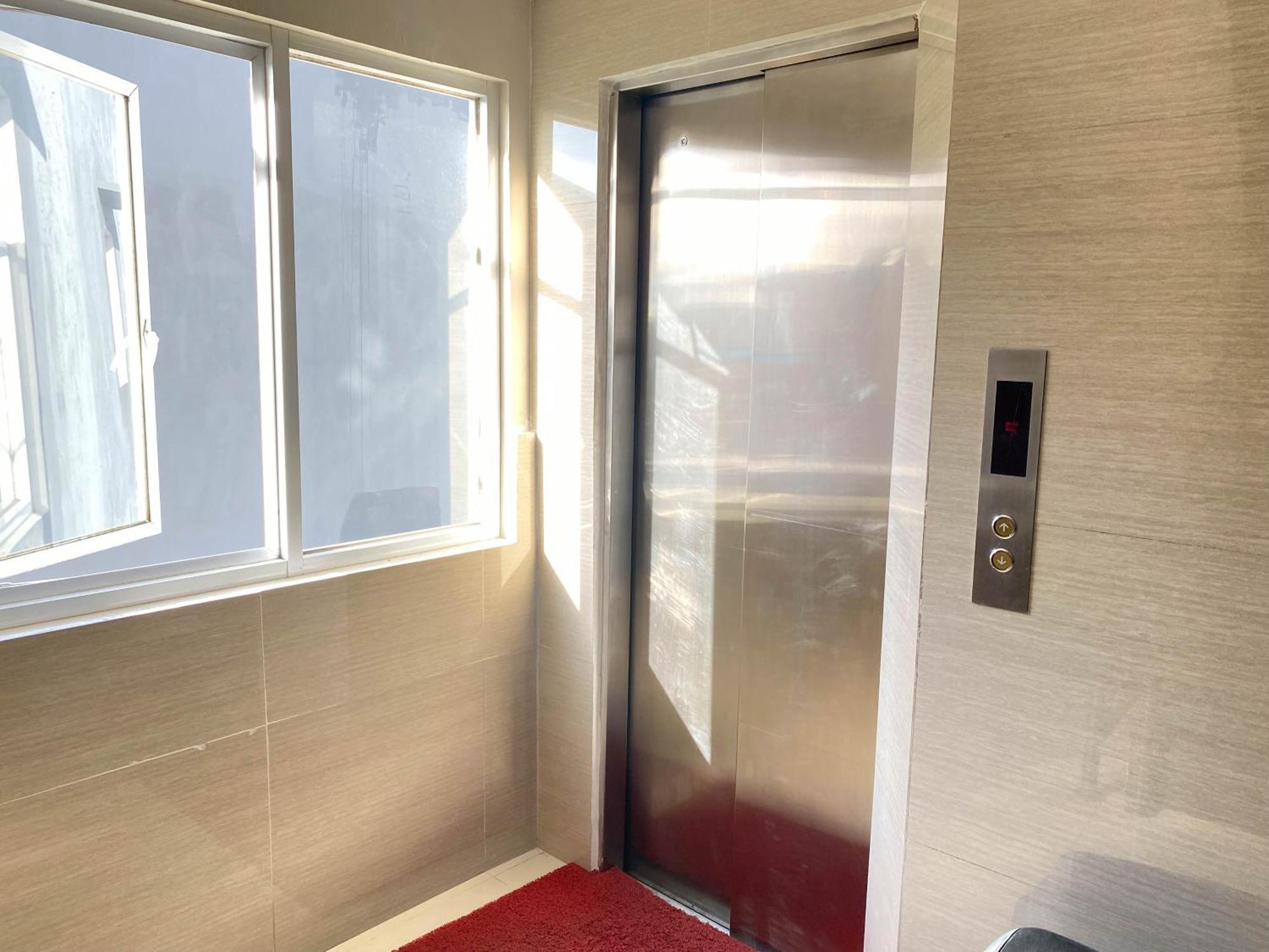 Penginapan Star Ambon Mitra Reddoorz Exterior foto
